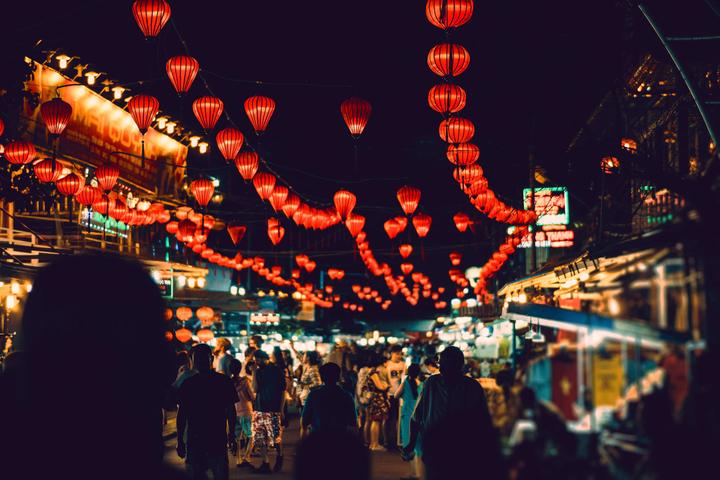 Nội dung: Trong một bóng mát trong mùa hè nóng bỏng, một cột mốc trong lịch sử nhạc