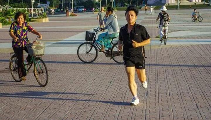 Gỗ và Video: Kết nối nghệ thuật truyền thống với công nghệ hiện đại